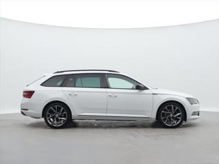 Škoda Superb 2.0 TSI 206kW DSG Sportline kombi - Foto 8