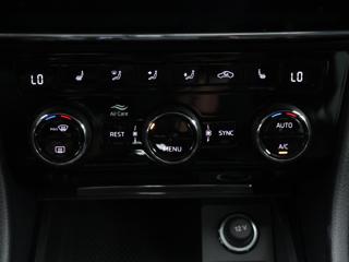 Škoda Superb 2,0 TDI DSG 4x4 CZ Style DPH kombi - Foto 31