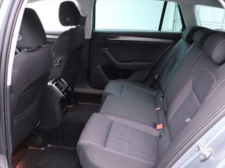 Škoda Superb 2.0 TDI DSG Style Navi LED kombi - Foto 16