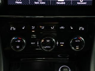 Škoda Superb 2.0 TDI DSG Style Navi LED kombi - Foto 25