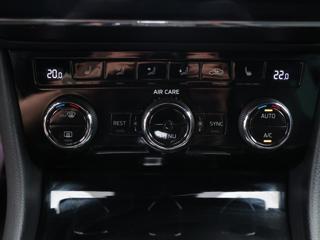 Škoda Superb 2,0 TDI 140kW DSG Sportline kombi - Foto 18