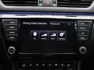 Škoda Superb 2,0 TDI 140kW 4x4 DSG Style CZ kombi - Foto 27