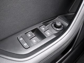 Škoda Superb 2,0 TDI DSG L&K DPH CZ kombi - Foto 14