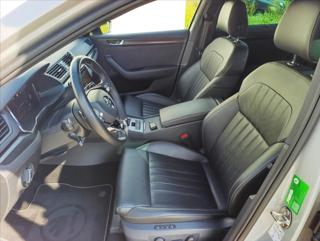 Škoda Superb 2,0 TDi DSG 4x4 MAX VÝBAVA 1maj.,ČR kombi - Foto 14