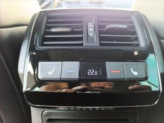 Škoda Superb 2,0 TDi DSG 4x4 MAX VÝBAVA 1maj.,ČR kombi - Foto 36