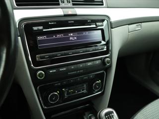 Škoda Superb 2,0 TDI 103kW Ambition Tažné kombi - Foto 15