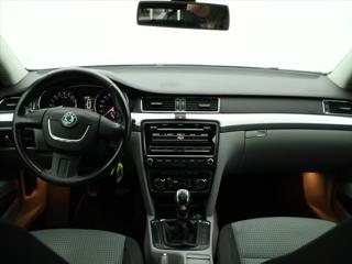 Škoda Superb 2,0 TDI 103kW Ambition Tažné kombi - Foto 18