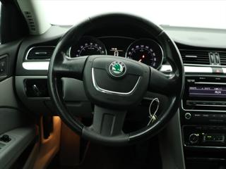 Škoda Superb 2,0 TDI 103kW Ambition Tažné kombi - Foto 19