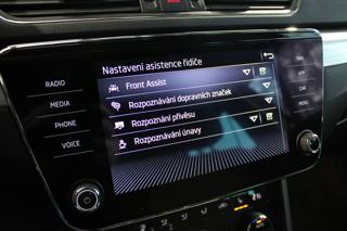 Škoda Superb TDi DSG Combi LED/DPH kombi - Foto 19