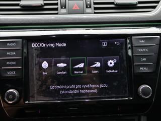 Škoda Superb 2.0 TSI 206kW DSG CZ L&K kombi - Foto 25