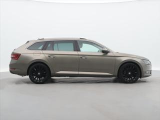 Škoda Superb 2.0 TSI 206kW DSG CZ L&K kombi - Foto 8