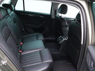 Škoda Superb 2.0 TSI 206kW DSG CZ L&K kombi - Foto 14