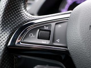 Škoda Superb 2,0 TDI DSG 4x4 Sportline kombi - Foto 23