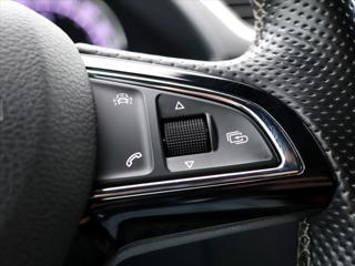 Škoda Superb 2,0 TDI DSG 4x4 Sportline kombi - Foto 24