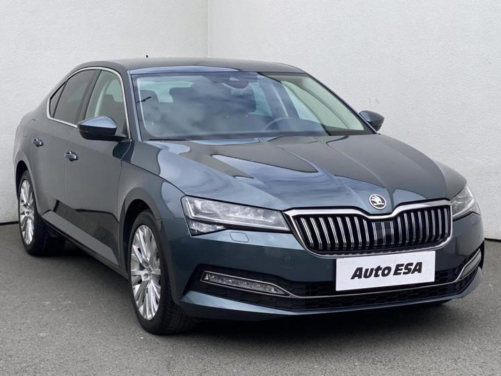 Škoda Superb - ilustrační obrázek
