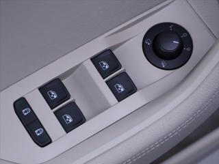 Škoda Superb 2,0 TDI DSG CZ Style 1.Maj DPH liftback - Foto 16