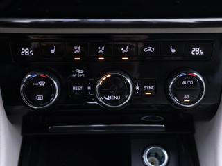 Škoda Superb 2,0 TDI DSG CZ Style 1.Maj DPH liftback - Foto 24