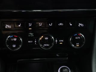 Škoda Superb 2,0 TDI DSG 4x4 Sportline DPH liftback - Foto 33
