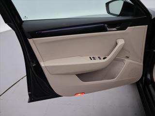 Škoda Superb 1,8 TSI 132kW DSG CZ L&K liftback - Foto 11