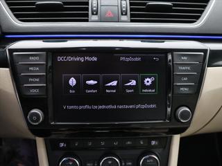 Škoda Superb 1,8 TSI 132kW DSG CZ L&K liftback - Foto 30