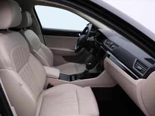 Škoda Superb 2,0 TDI 140kW DSG L&K Xenon liftback - Foto 13