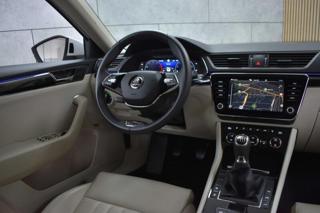 Škoda Superb 2.0 TDI L&K*TAŽNÉ*DPH*ČR 1.MAJ liftback - Foto 9