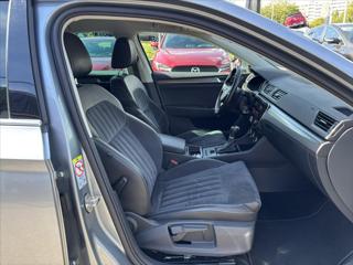 Škoda Superb 2,0 TDi AT Style SERVIS ŠKODA liftback - Foto 16