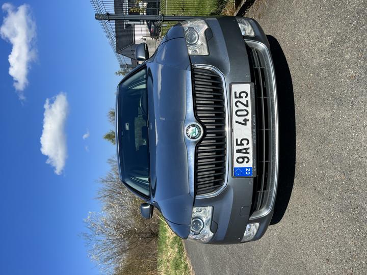 Škoda Superb Přední sedan benzin