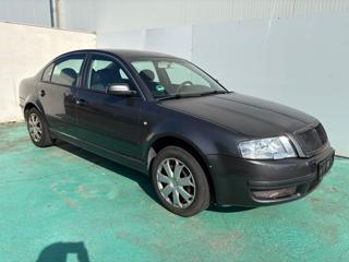 Škoda Superb 2.0i, 85kW, Klima, Tažné sedan