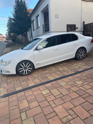 Škoda Superb 2,0   TDI 125kw sedan