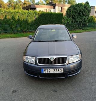 Škoda Superb 1,9   TDI (2008) – jen 190 250 km sedan