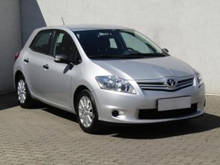 Toyota Auris 1.4i, 1.maj, ČR hatchback