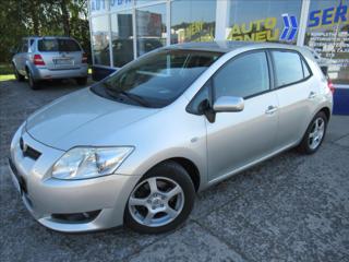 Toyota Auris 2,0 D4-D Sol hatchback