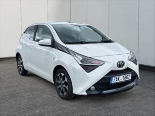 Toyota Aygo 1,0 VVTi x-play hatchback