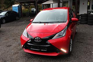 Toyota Aygo 1.0i 51 kW klima hatchback