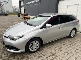 Toyota Auris 1,6 VVT- i  Valvematic Active  ČR 1. maj kombi