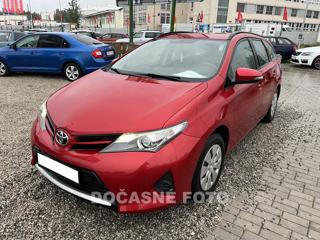 Toyota Auris 1.6 VVT-i, ČR kombi