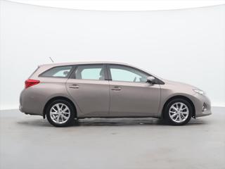 Toyota Auris 1,6 i 97kW Serv. Kniha 1.Maj. kombi - Foto 8