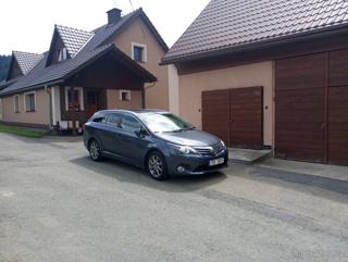 Toyota Avensis 2,0 kombi