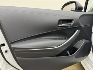 Toyota Corolla 1,8 HYBRID STYLE ACC 1.MAJ ČR kombi - Foto 33