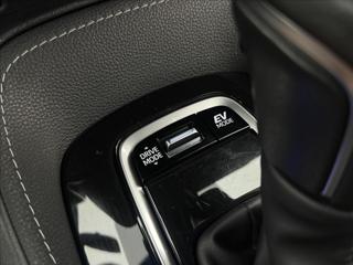 Toyota Corolla 1,8 HYBRID STYLE ACC 1.MAJ ČR kombi - Foto 28