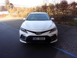 Toyota Camry 2.5i black white edition sedan