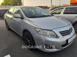Toyota Corolla 1.4i, ČR sedan