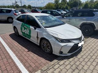 Toyota Corolla 1,8   09/2024 havarovaná sedan