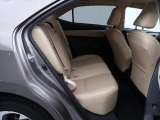 Toyota Corolla 1,6 VVT-i Aut. CZ Executive sedan - Foto 13