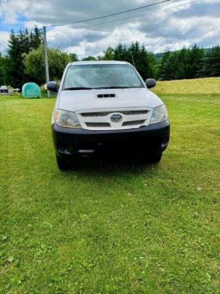 Toyota Hilux benzin pick up