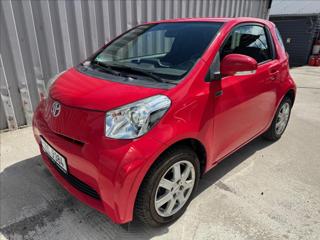 Toyota iQ 1,0 hatchback