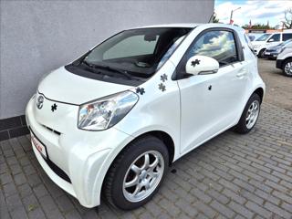 Toyota iQ 1,0 i 50Kw Klima Webasto ALU kupé