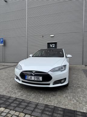 Tesla Model S 2013, 278 kW limuzína