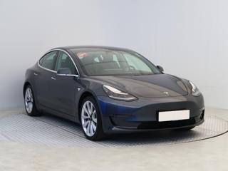 Tesla Model 3 Long Range 4WD 76kWh 324kW sedan